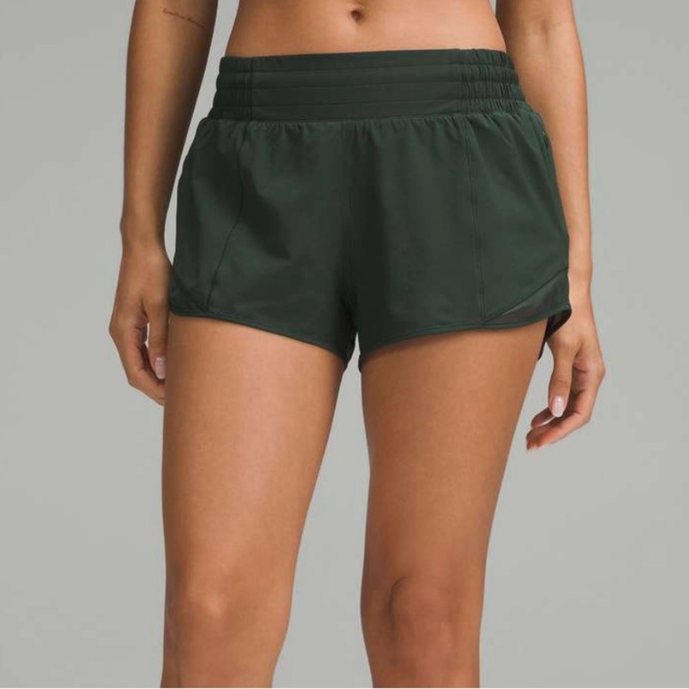 ⭐️NWT Lululemon Hotty Hot High-Rise Lined Short 2.5” - Legacy Green